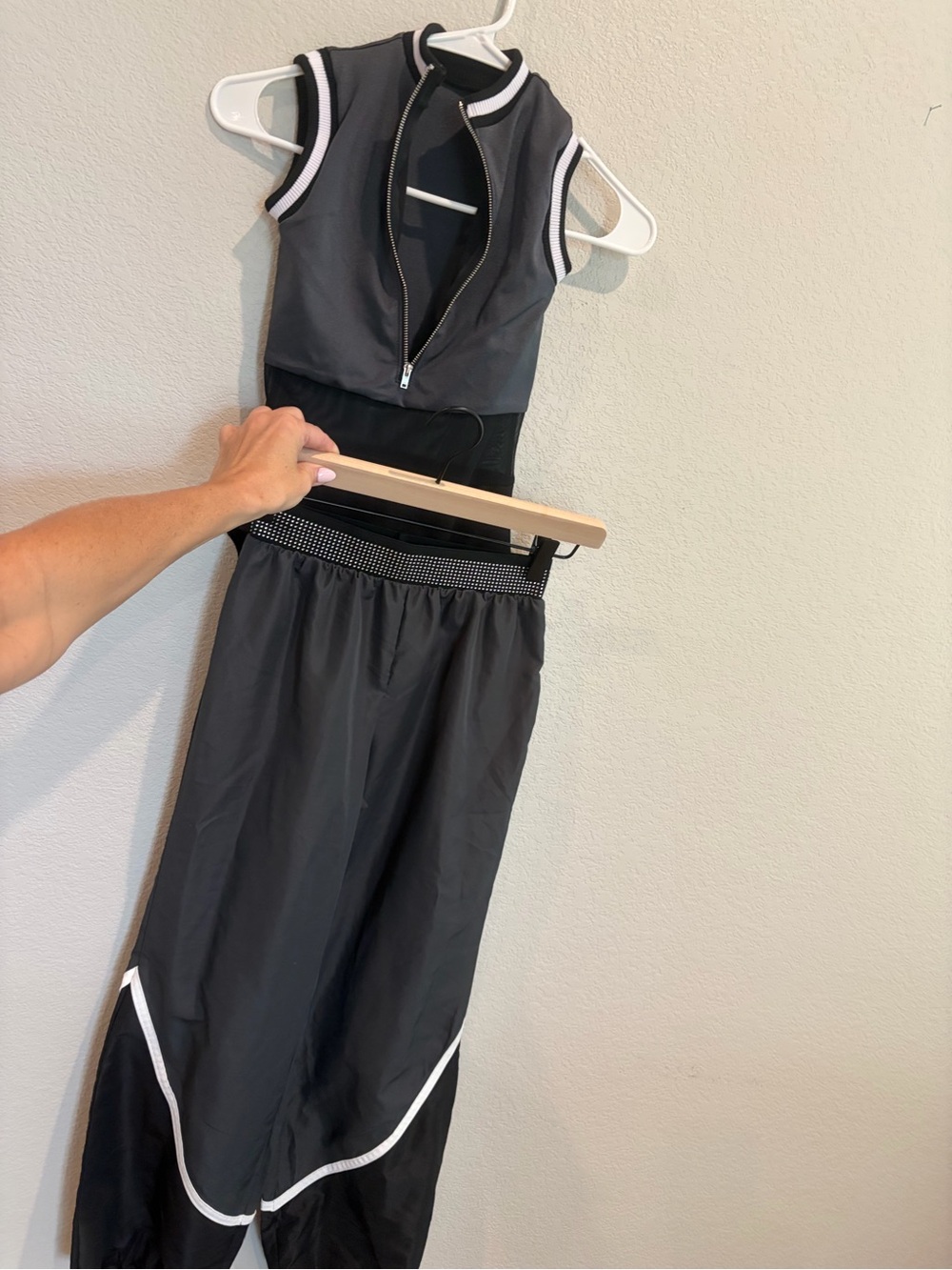 Black Gray Hip Hop Dance Costume Bodysuit & Jogger Pants Set - size kids medium